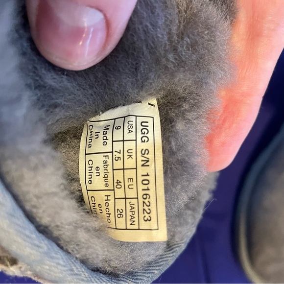 Ugg ankle boots - Picture 2 of 3